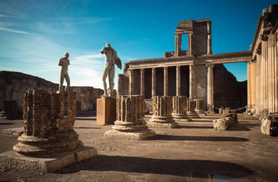 Transfer to the Amalfi Coast with Stops in Pompeii and Vesuvius