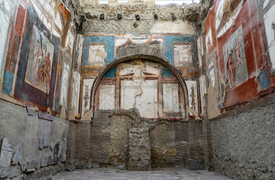Transfer to Naples with a Stop in Herculaneum