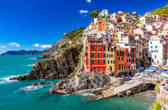 Transfer to Cinque Terre with a Stop in Chianti Area
