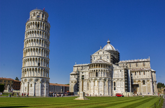 Transfer to Lucca with Stops in San Gimignano and Pisa