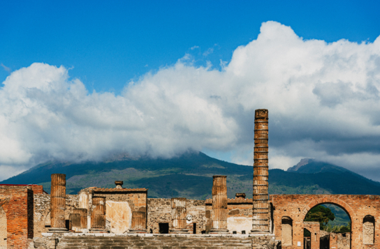 Transfer to Rome with a Stop in Pompeii