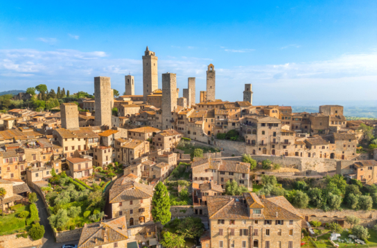 Transfer to Siena with Stops in Monteriggioni and San Gimignano