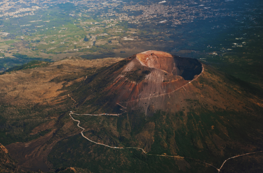 Pompeii & Mount Vesuvius Hike with Lunch and Wine Tasting