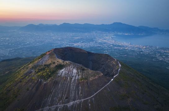 Pompeii & Mount Vesuvius Hike with Lunch and Wine Tasting